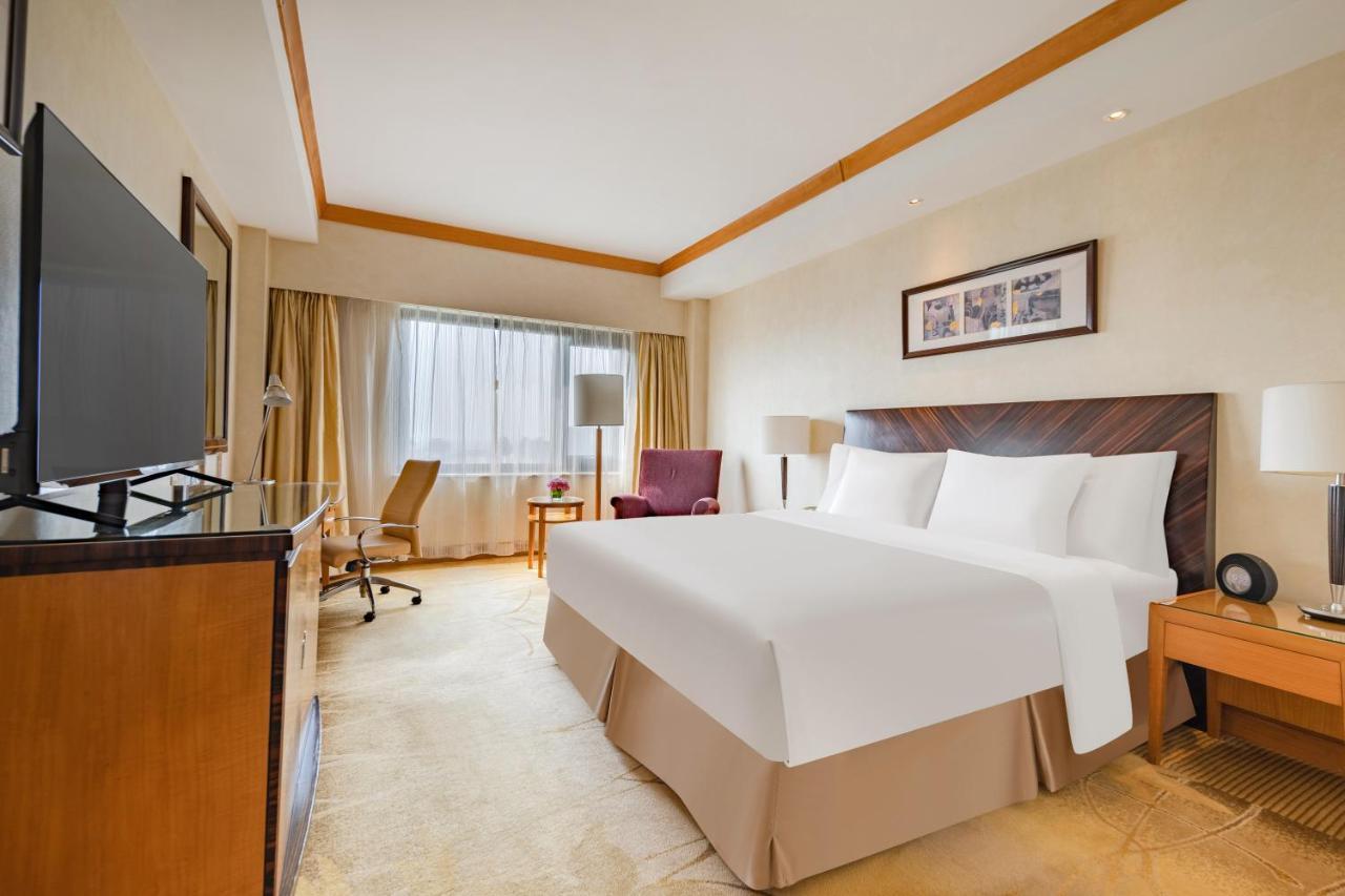 Radisson Collection Hotel, Yangtze Shanghai Exterior photo